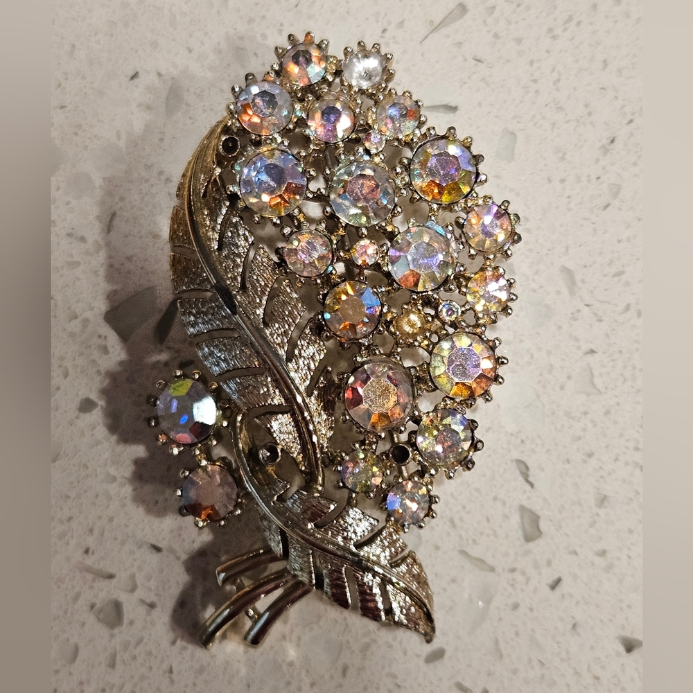 Vintage brooch pin